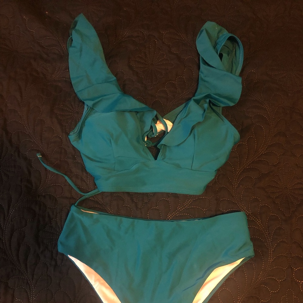 Ruffled/Mid Waist Bikini